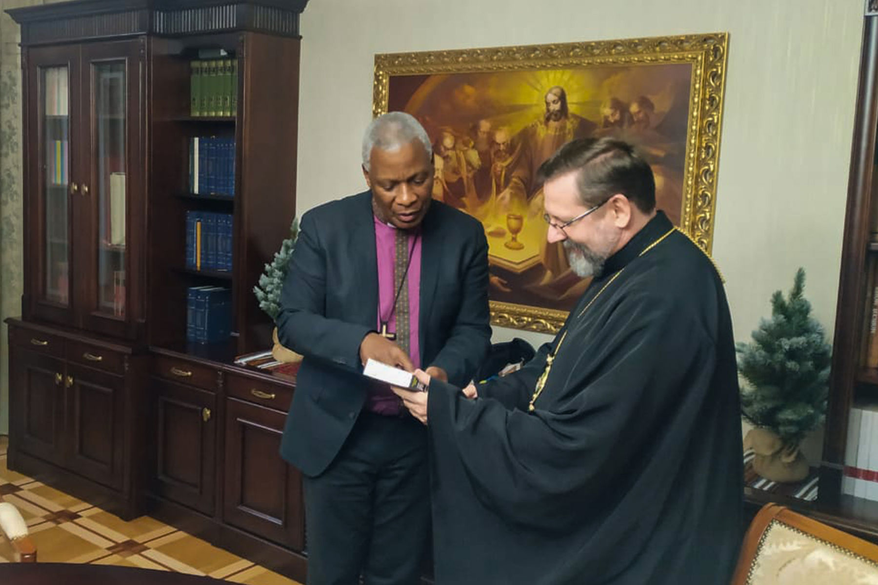 Глава УГКЦ зустрівся з англіканським архиєпископом Кейптауна Табо Макгобою