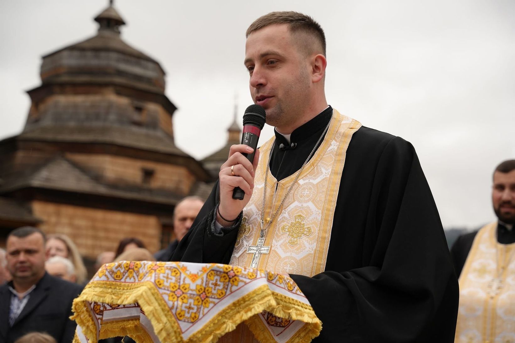 Владика Ярослав Приріз освятив відреставрований дерев’яний храм, збудований 1663 року