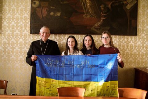 Патріарх Венеції до української молоді: «Любов і допомога Бога ніколи не закінчуються»