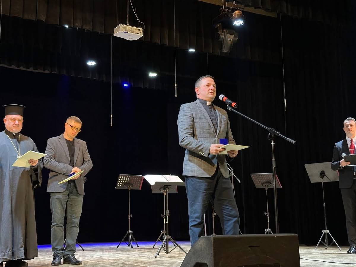 У Тернопільсько-Зборівській архиєпархії відзначили митців, священників та науковців відзнакою Патріарха Йосифа Сліпого У Тернопільсько-Зборівській архиєпархії відзначили митців, священників та науковців відзнакою Патріарха Йосифа Сліпого