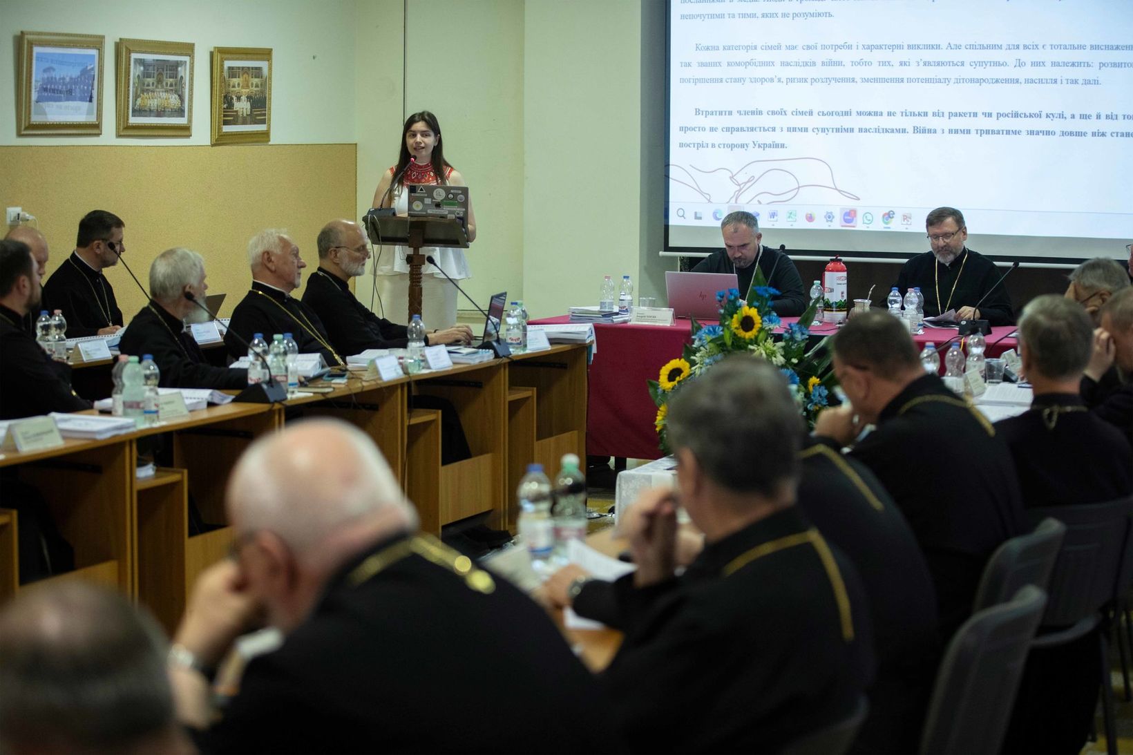 Психологічна напруга, ізоляція, гнів і потреба у сенсі: на Синоді обговорили ментальний стан українських родин у час війни