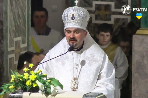  “Healed by the wounds of Jesus Christ, we will become new people”: Bishop Andriy Khimyak at the Easter Vigil at St. Alexander’s Church