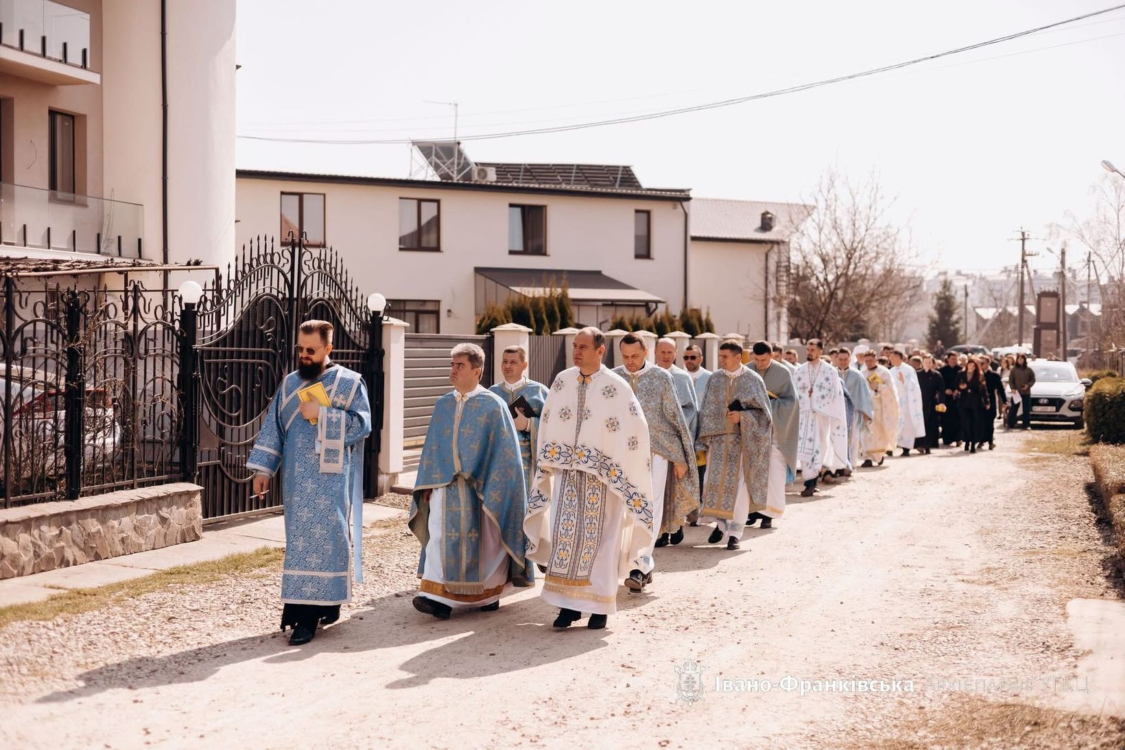 В Івано-Франківській архиєпархії освятили наріжний камінь майбутнього центру реабілітації та&nbsp;паліативної допомоги