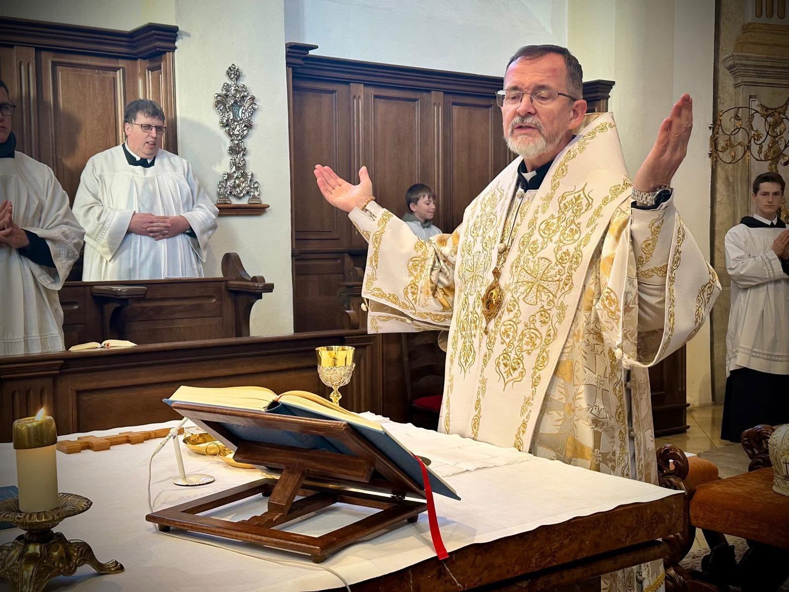 Владика Богдан Дзюрах очолив молитву за&nbsp;мир в&nbsp;Україні у&nbsp;відпустовому центрі Марія Роггендорф