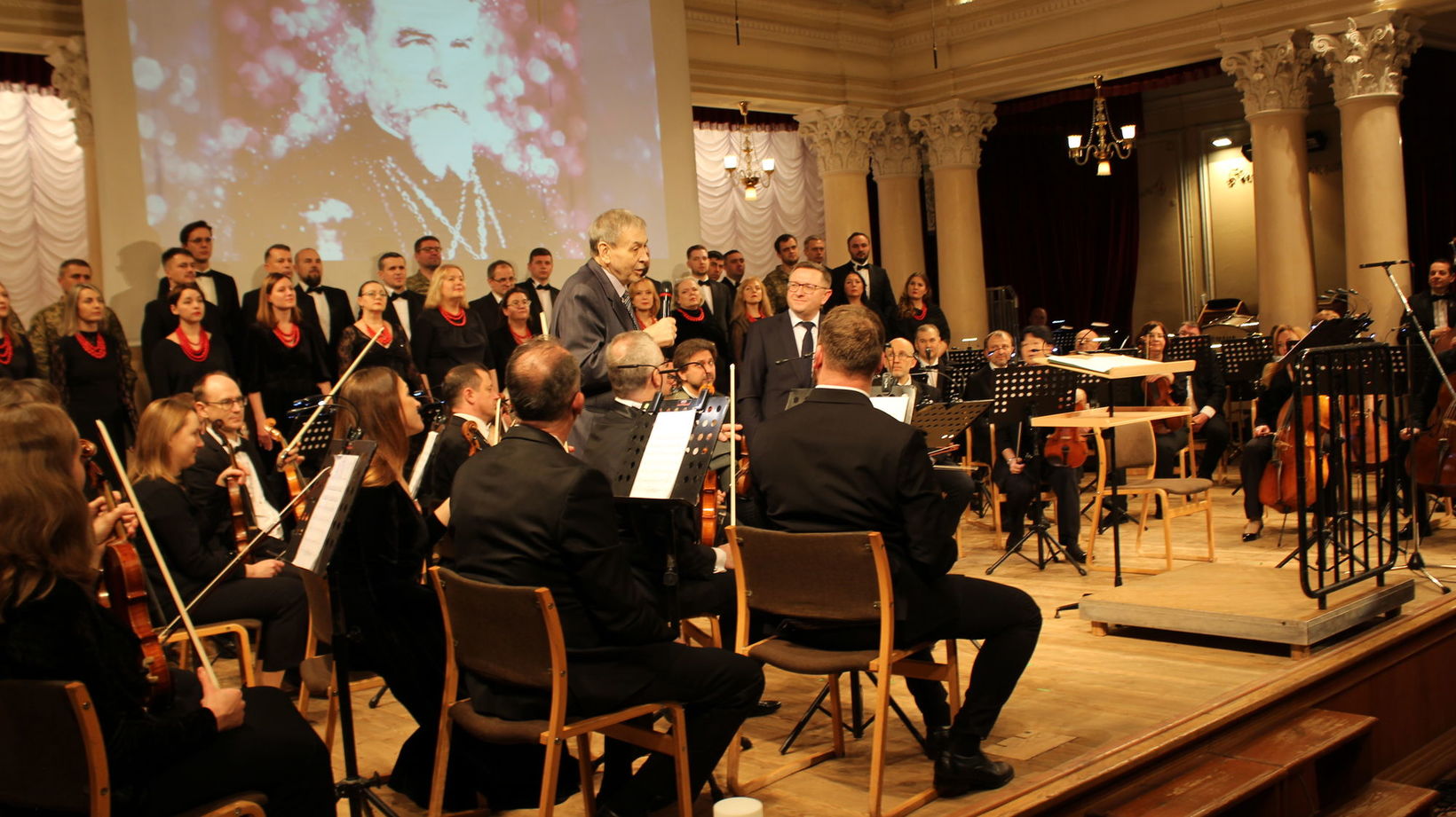 «Великого бажайте!»: У Національній філармонії відзначили ювілеї митрополита Андрея Шептицького та патріарха Йосифа Сліпого «Великого бажайте!»: У Національній філармонії відзначили ювілеї митрополита Андрея Шептицького та патріарха Йосифа Сліпого