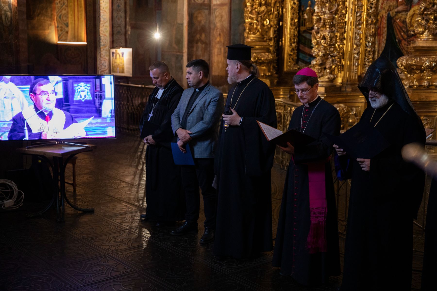 У Софії Київській та Гнєзно відбулася спільна міжконфесійна молитва за мир в Україні та світі