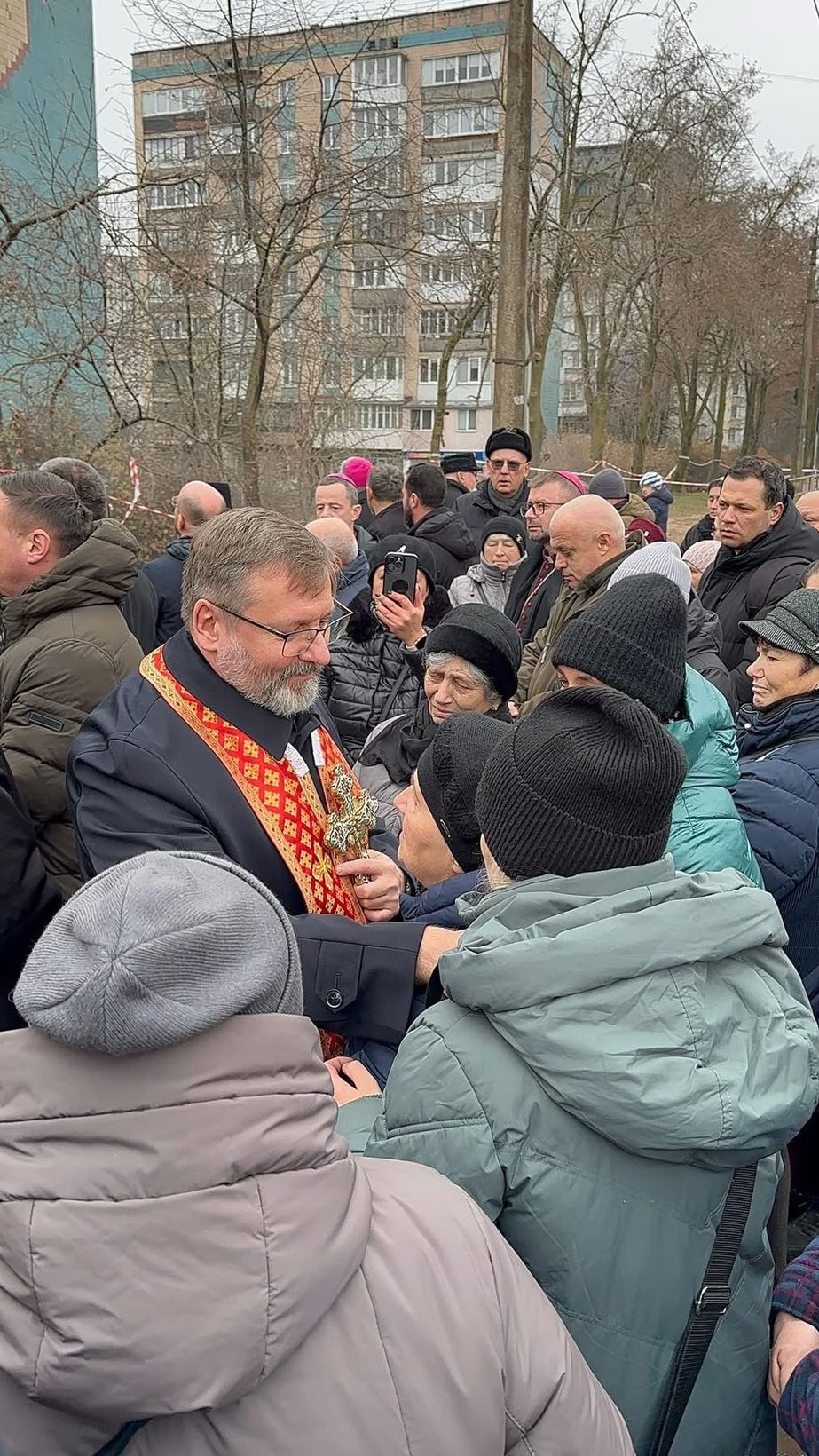 Глава УГКЦ з католицькими єпископами України на місці трагедії в Тернополі: «Ваш біль є болем усього тіла Христової Церкви» Глава УГКЦ з католицькими єпископами України на місці трагедії в Тернополі: «Ваш біль є болем усього тіла Христової Церкви»