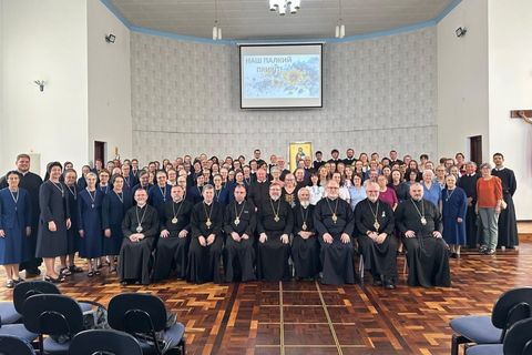 «Ви будуєте живу Церкву Христову»: Постійний Синод зустрівся з богопосвяченими особами Прудентопольської єпархії