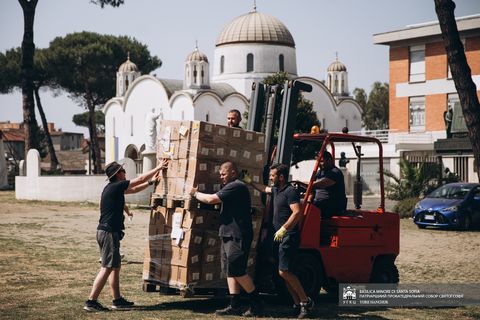 Релігійне товариство «Свята Софія» відправило 30 тонн гуманітарного вантажу до України