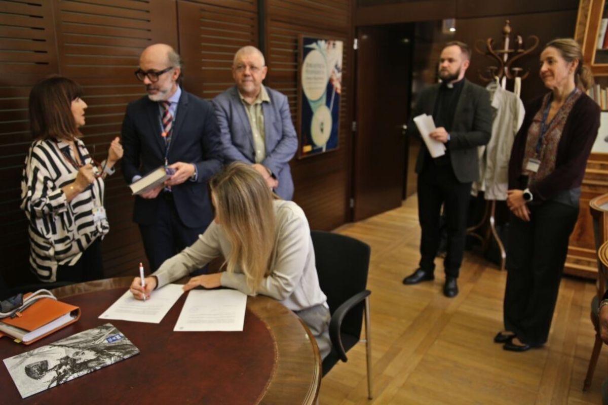 Видавничу серію «Київське християнство» передано до Національної бібліотеки Іспанії