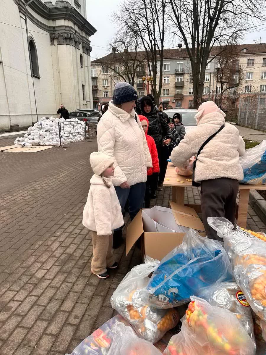 Продуктові набори і&nbsp;допомога дітям: у&nbsp;Тернополі провели дві благодійні акції