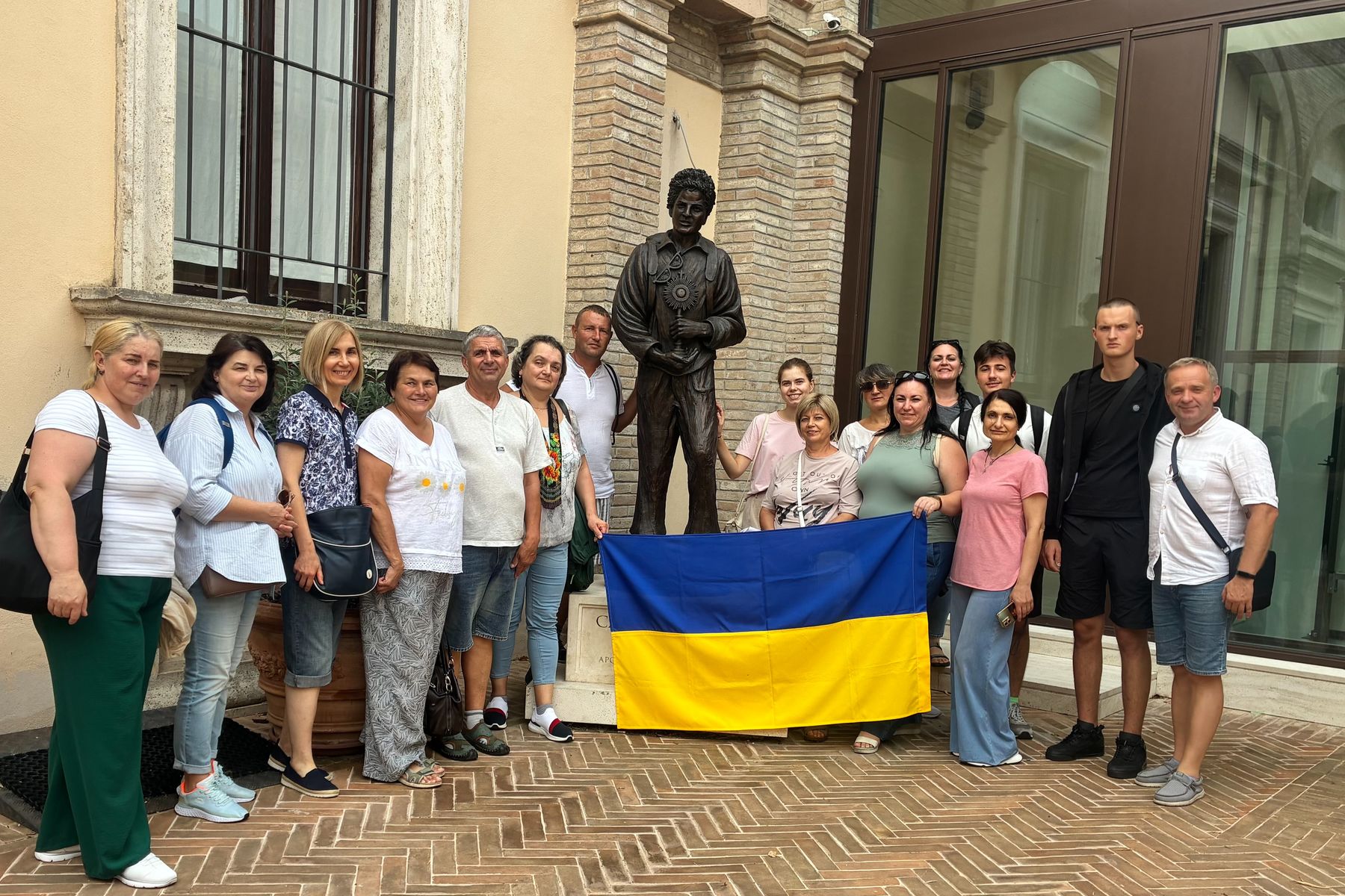 Українська молодь з&nbsp;Австрії здійснила паломництво до&nbsp;мощей святого Карла Акутіса