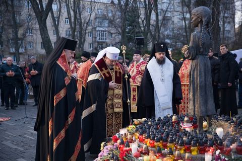 The Head of UGCC presides over a Panakhyda for the victims of the Holodomor Genocide 