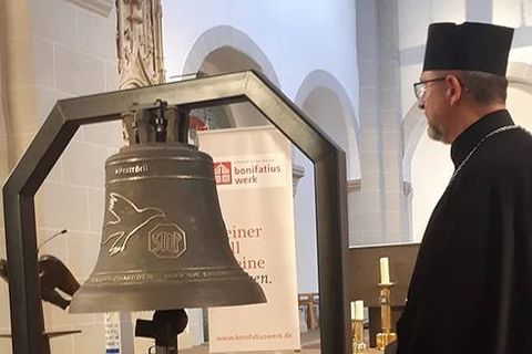 У Львові нагородили автора «Дзвону миру», створеного з уламків війни в Україні