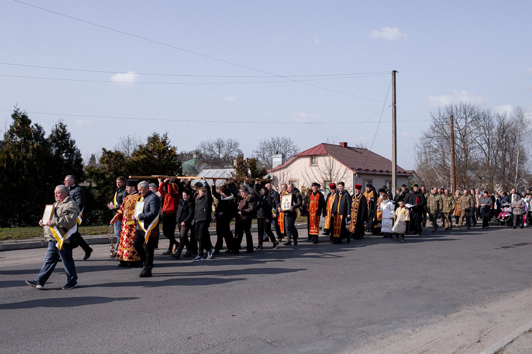 Хресна дорога на&nbsp;Рівненщині об&rsquo;єднала християн різних конфесій у&nbsp;молитві за&nbsp;мир в&nbsp;Україні