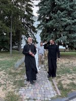 Митрополит Борис Ґудзяк у Полтаві: молитва, вшанування Героїв та розмова про лідерство під час війни