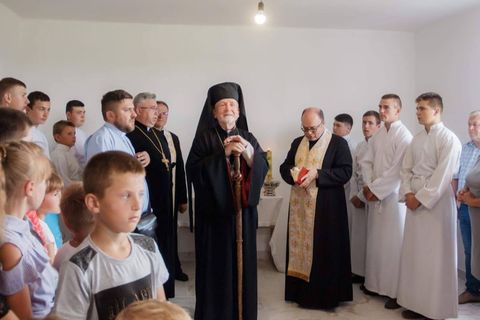 На Львівщині владика Михайло Колтун освятив парафіяльний будинок для ВПО