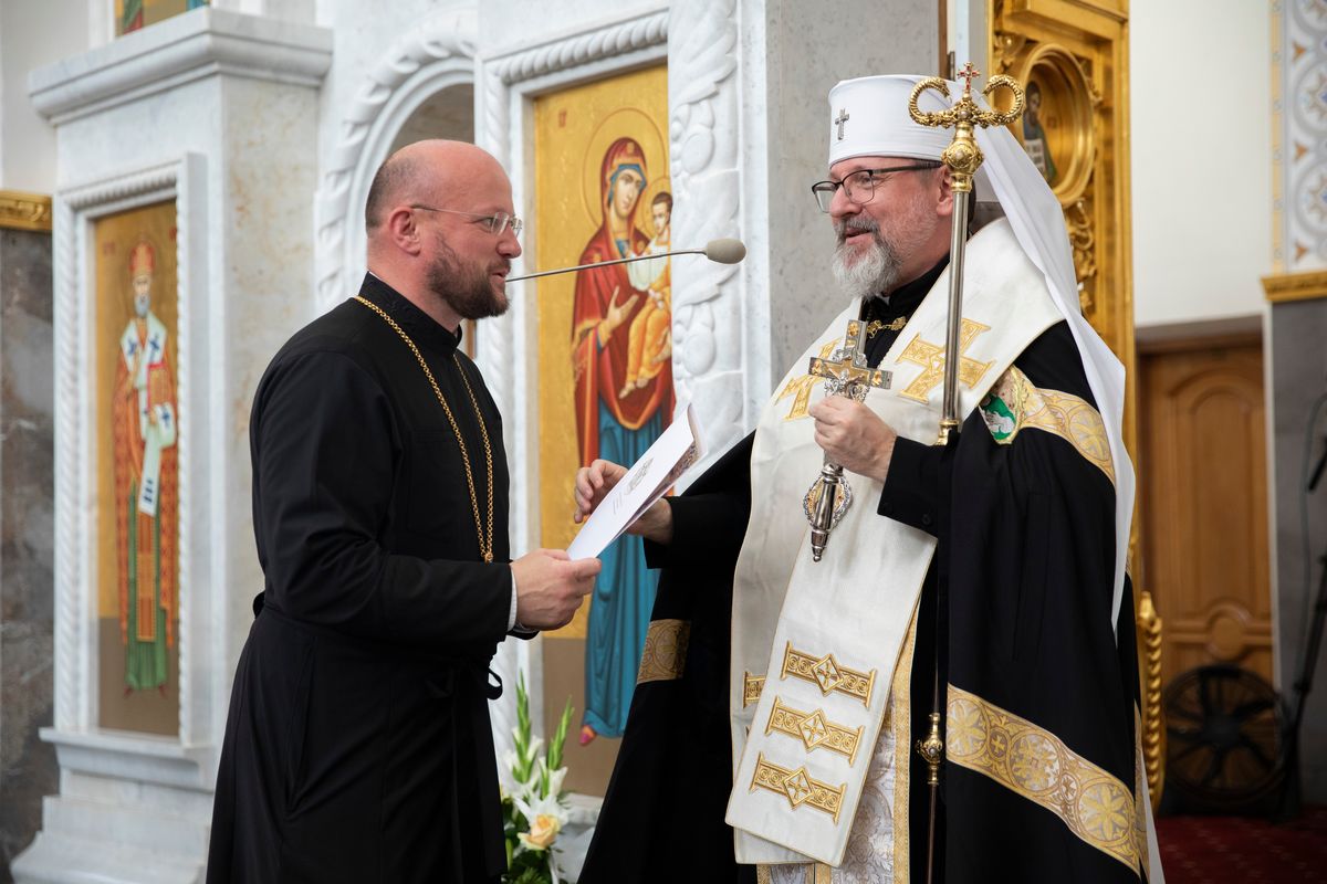 «Ви допомагали творити нове обличчя душпастирства у військовому середовищі», — Глава УГКЦ привітав владику Степана Суса із 20-річчям священства