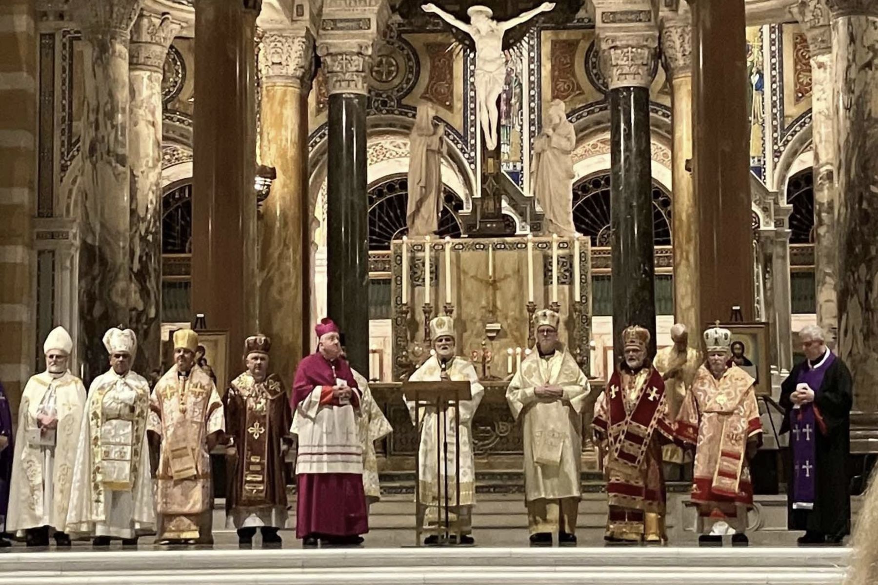 Східні католицькі єпископи зі США зібралися разом, щоб помолитися за мир і пом’янути жертв війни в Україні