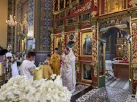Від Зарваниці до&nbsp;Тернополя, Івано-Франківська та&nbsp;Коломиї: владики Синоду Єпископів УГКЦ молилися разом із&nbsp;парафіяльними громадами