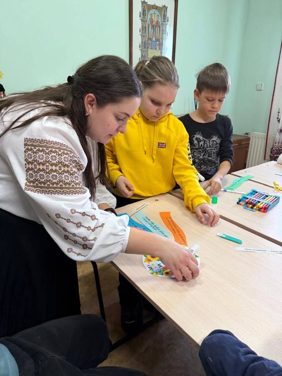 У Караганді відкрили українську майстерню для дітей