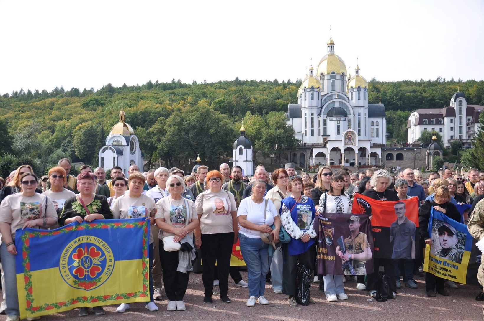 У Зарваниці відбулося Всеукраїнське військове паломництво У Зарваниці відбулося Всеукраїнське військове паломництво