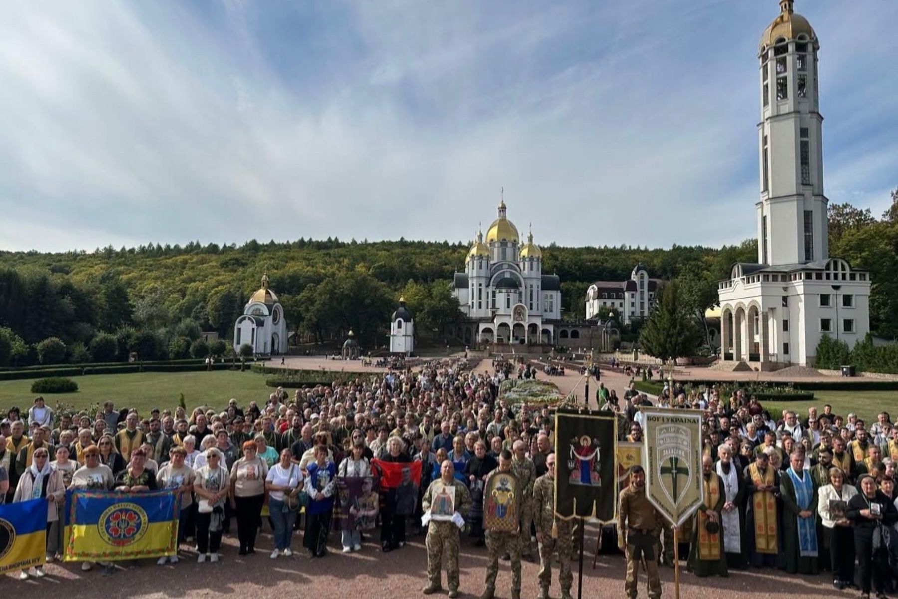 У Зарваниці відбулося Всеукраїнське військове паломництво У Зарваниці відбулося Всеукраїнське військове паломництво