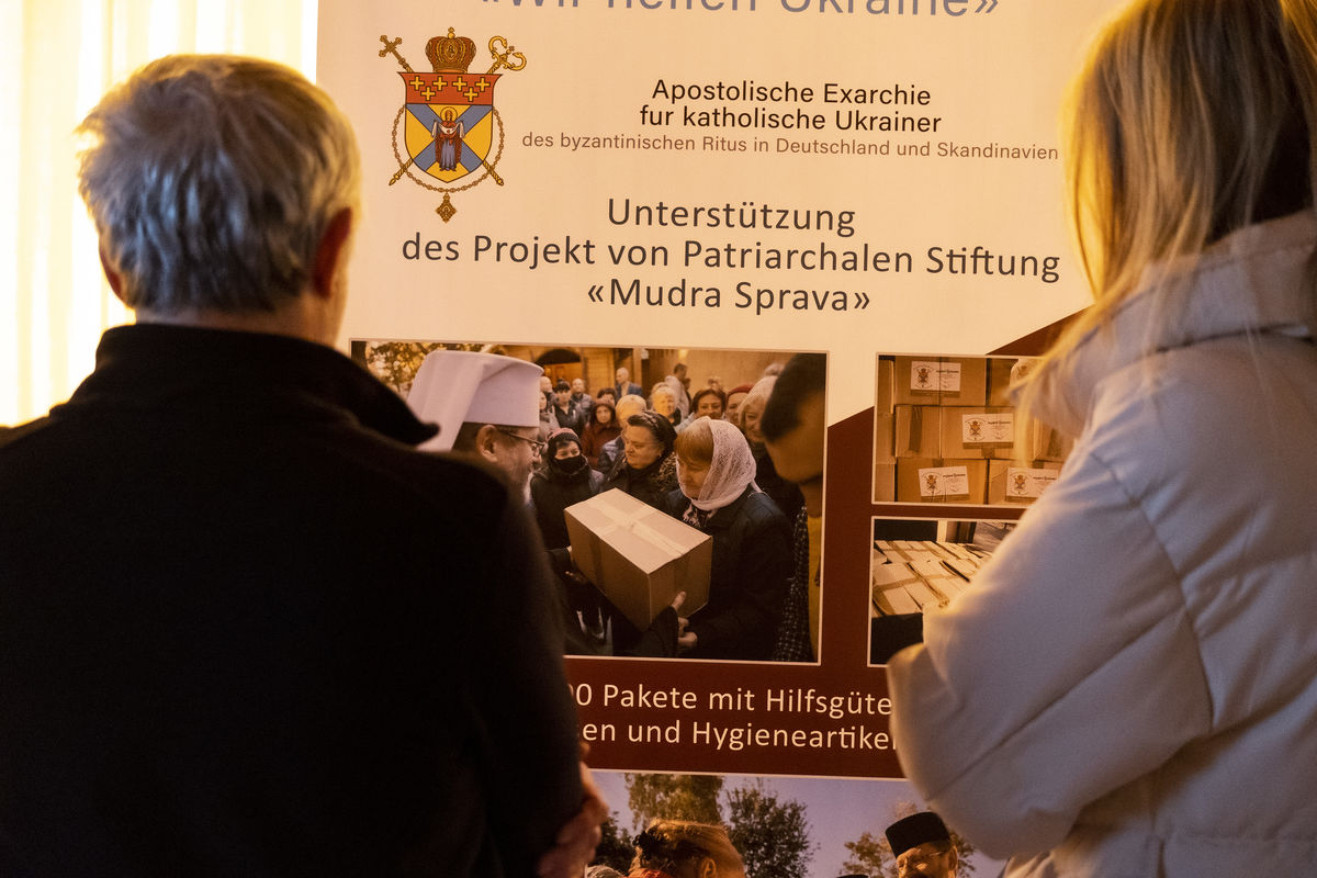 Благодійники з Папського благодійного фонду відвідали парафію УГКЦ у Мюнхені