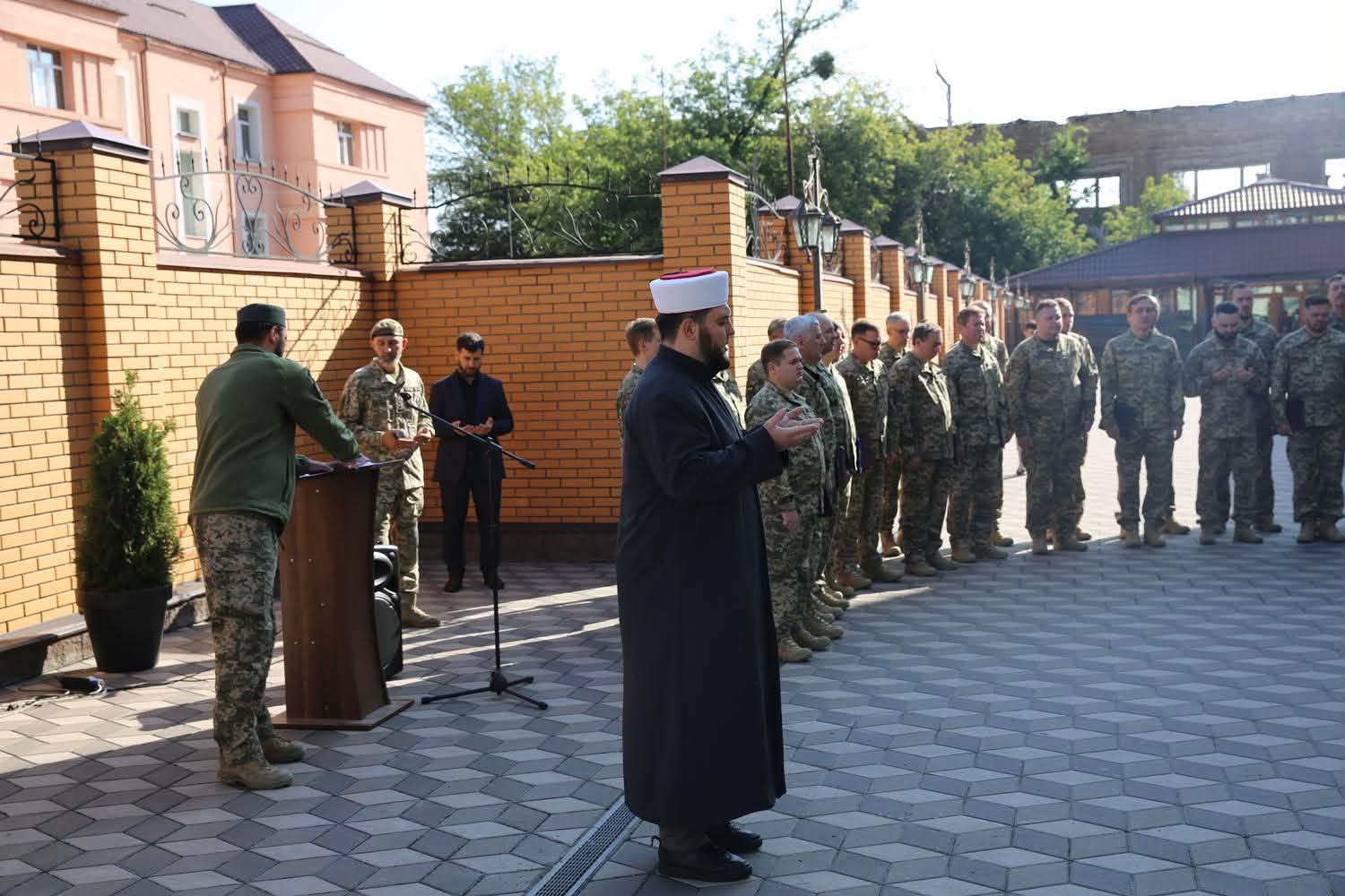 &laquo;Ми&nbsp;єдині у&nbsp;пам&rsquo;яті, болю й&nbsp;любові до&nbsp;України&raquo;,&nbsp;&mdash; отець Ігор Шабан на&nbsp;відкритті Стіни пам&rsquo;яті загиблих воїнів-мусульман