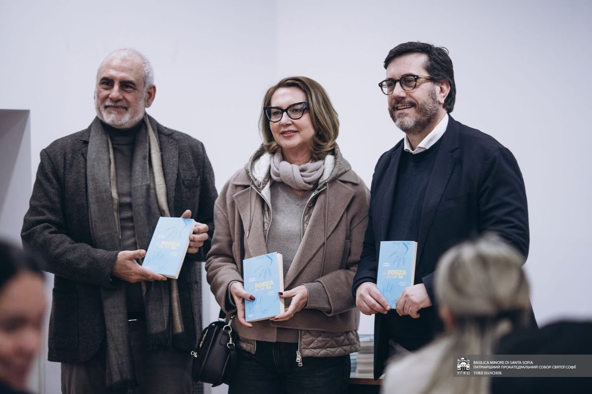 У Римі презентували книжку журналіста та віцепрезидента UNICEF Italia Андреа Якоміні про війну в Україні