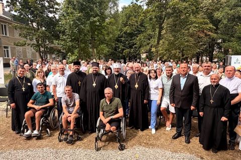 «Бог є там, де найбільше болить»: Глава УГКЦ зустрівся з пацієнтами реабілітаційного відділення у Надвірній