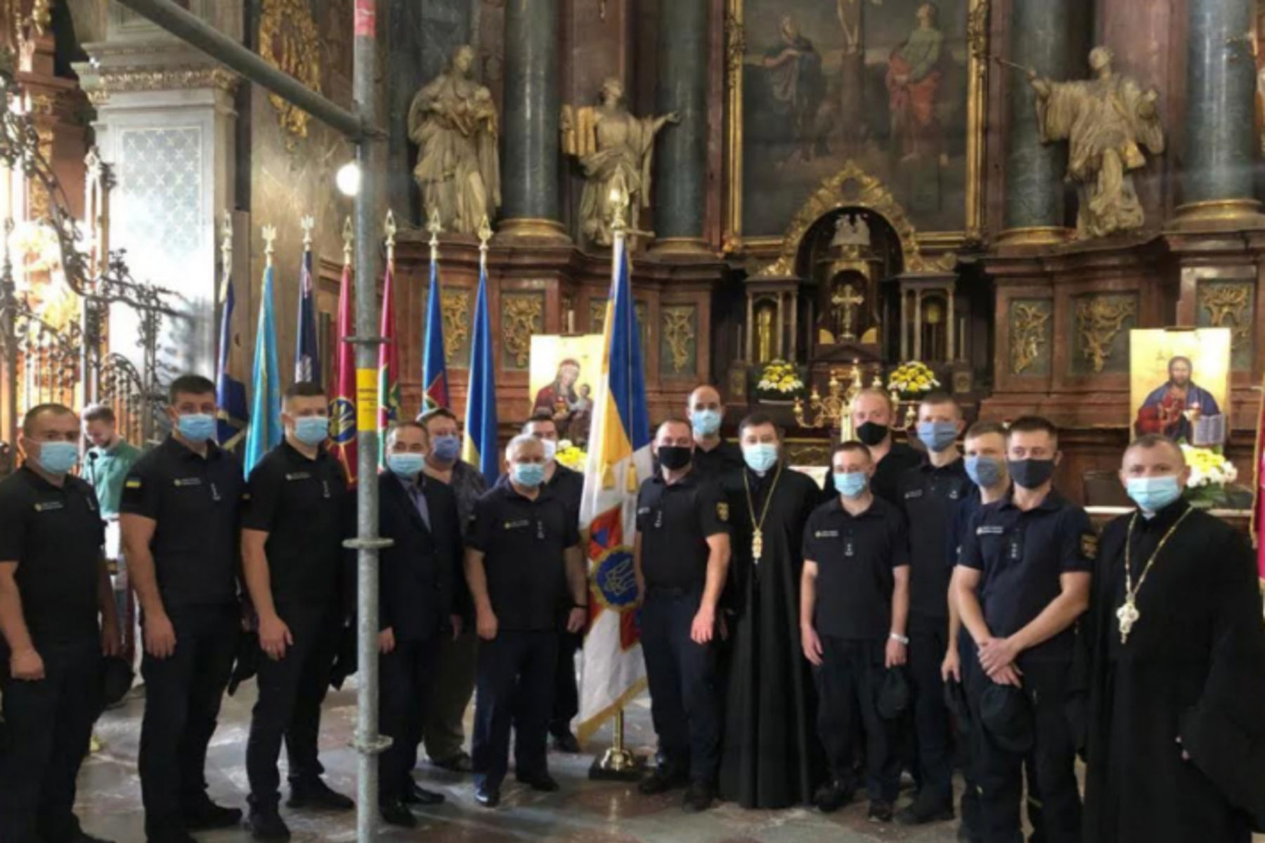 У гарнізонному храмі Львова відтепер перебуватиме прапор Державної служби України з надзвичайних ситуацій