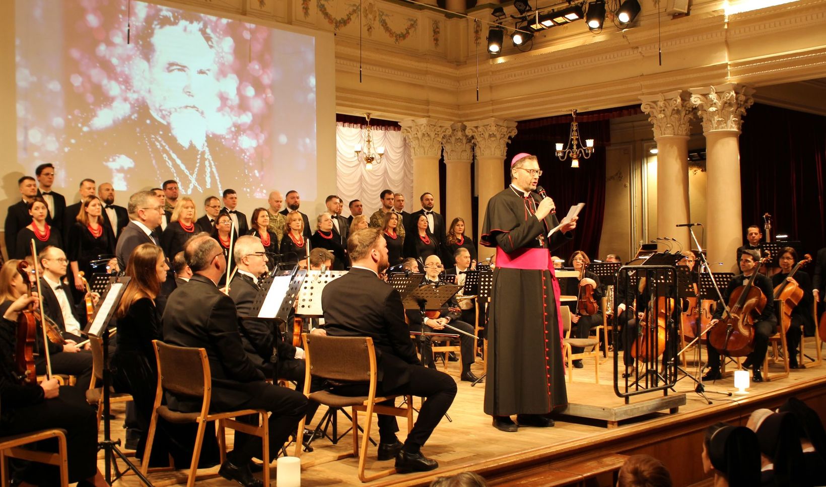 «Великого бажайте!»: У Національній філармонії відзначили ювілеї митрополита Андрея Шептицького та патріарха Йосифа Сліпого «Великого бажайте!»: У Національній філармонії відзначили ювілеї митрополита Андрея Шептицького та патріарха Йосифа Сліпого