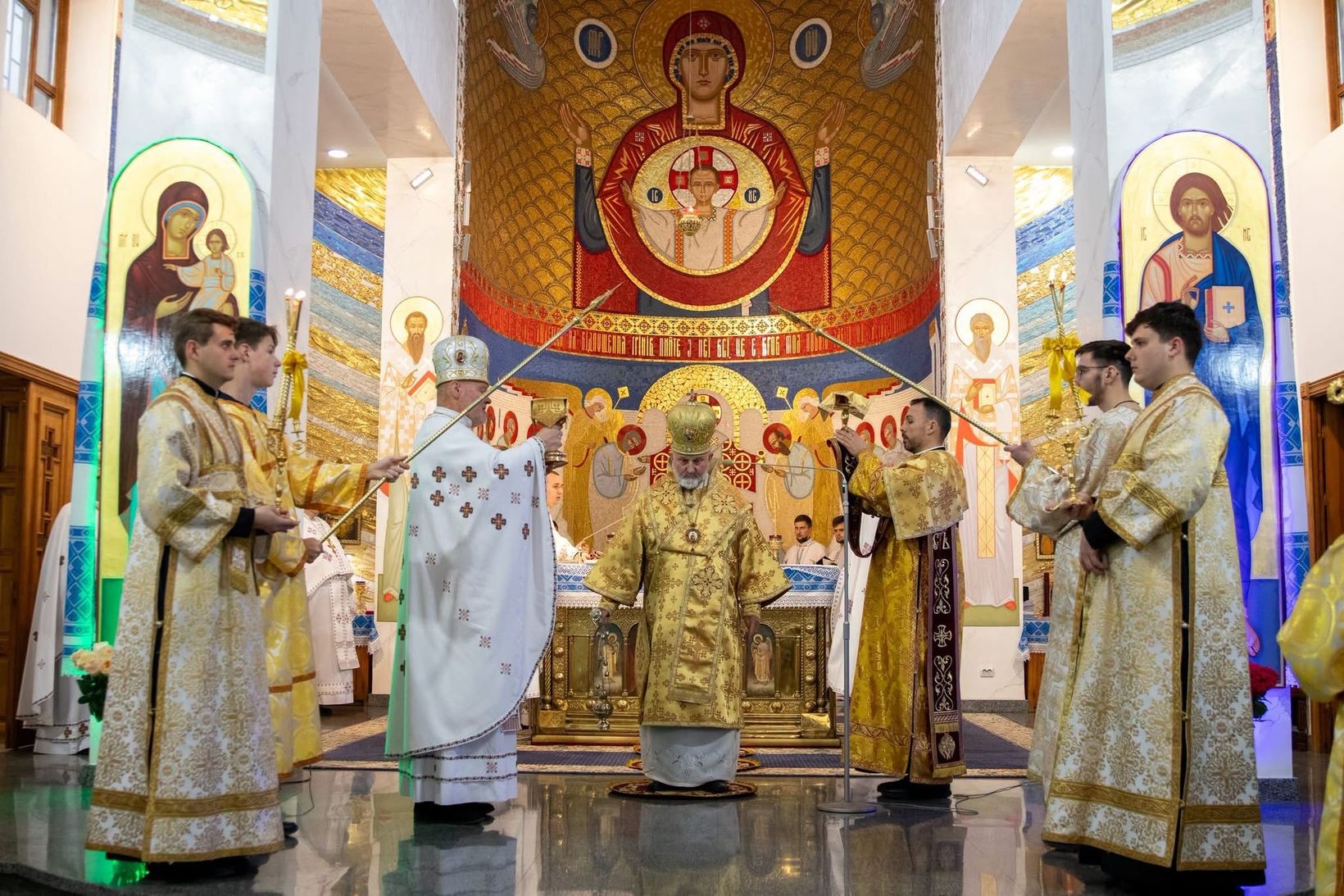 Митрополит Ігор Возьняк закликав молитися за мир в Україні за заступництвом святого Івана Павла ІІ Митрополит Ігор Возьняк закликав молитися за мир в Україні за заступництвом святого Івана Павла ІІ