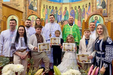 На парафії святого Володимира у Канберрі діти приступили до Першого Урочистого Причастя