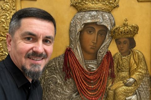 На горищі митрополичих палат в Уневі знайшли реліквії та коралі вартістю понад 10 тисяч євро