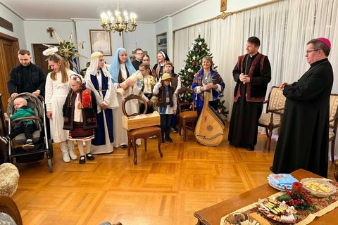 В Афінах діти Катехитичної школи відвідали з колядою Апостольську Нунціатуру