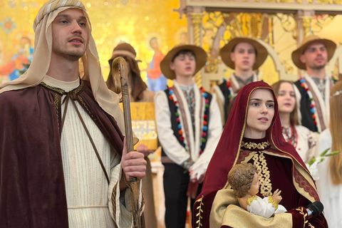 Молодь УГКЦ у Перт-Амбої (США) зібрала 14 000 доларів на допомогу захисникам України завдяки різдвяному вертепу