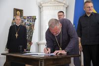У Львові урочисто погасили поштову марку до&nbsp;25-річчя візиту святого Івана Павла ІІ&nbsp;в&nbsp;Україну