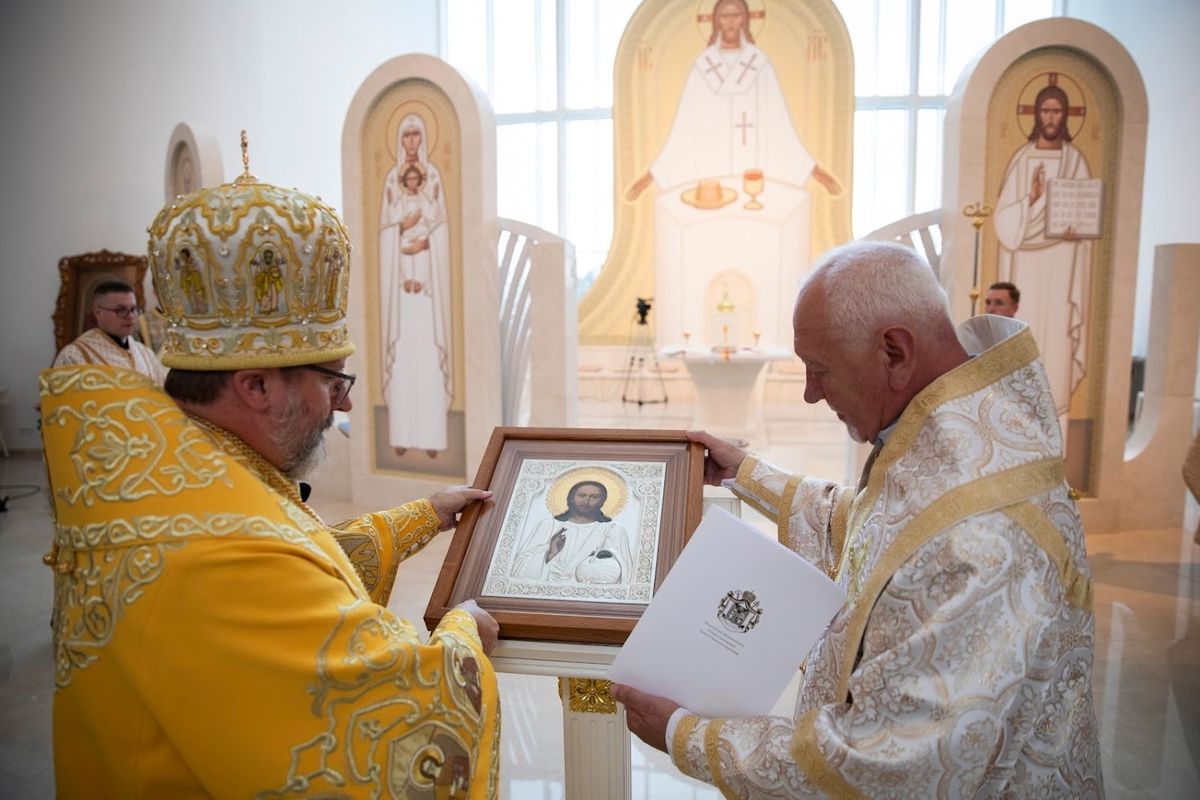 The “Spas of Bakhmut” Icon Rescued from the Frontline, Presented to the Church in Starunia by His Beatitude Sviatoslav
