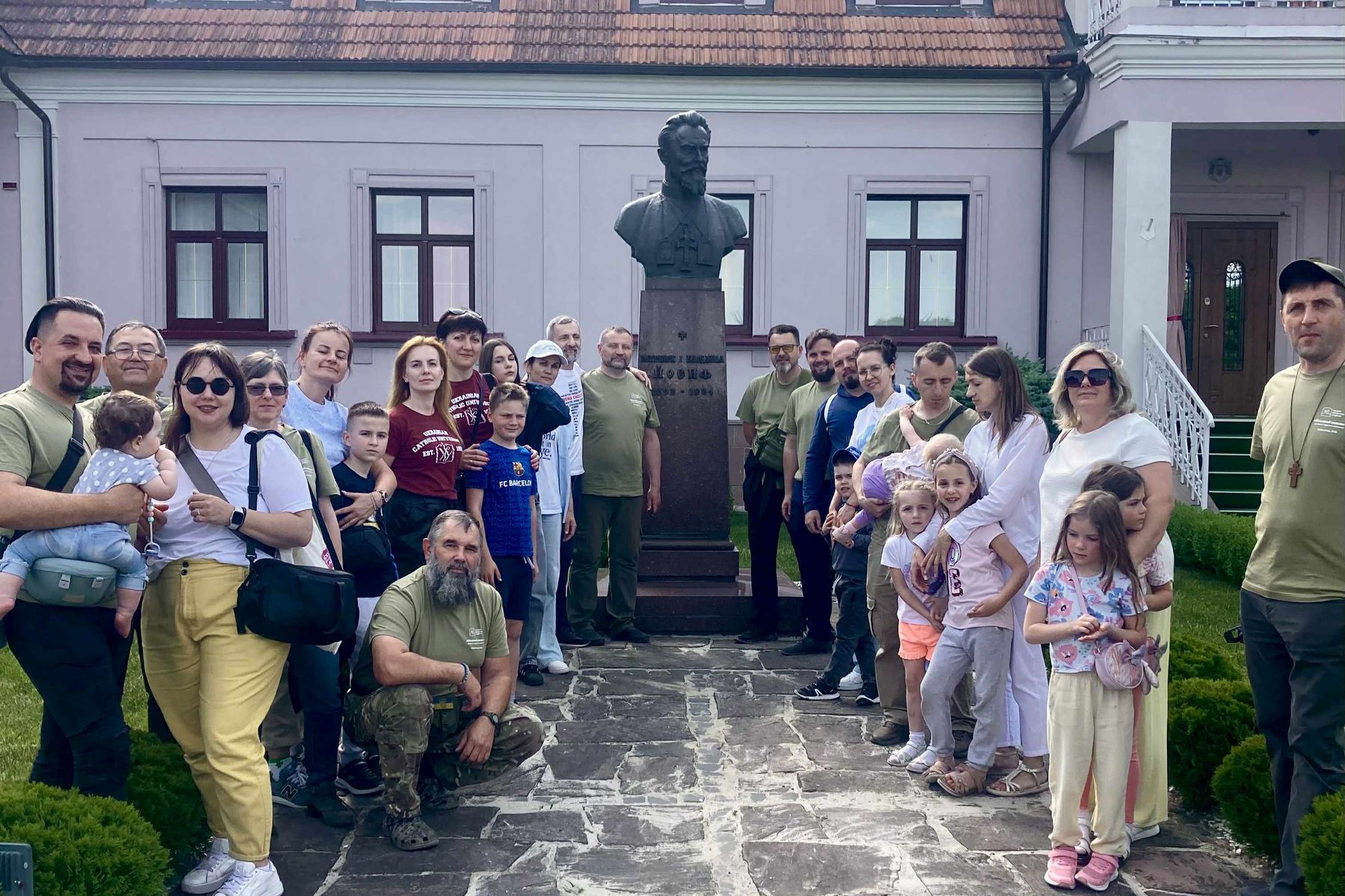 Військові капелани здійснили паломництво до Заздрості і Зарваниці