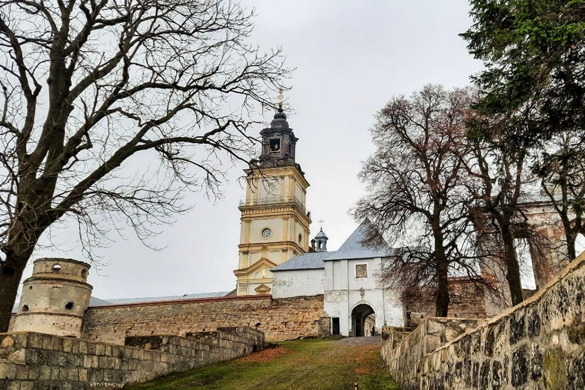 Підкамінь і його монастир-фортеця