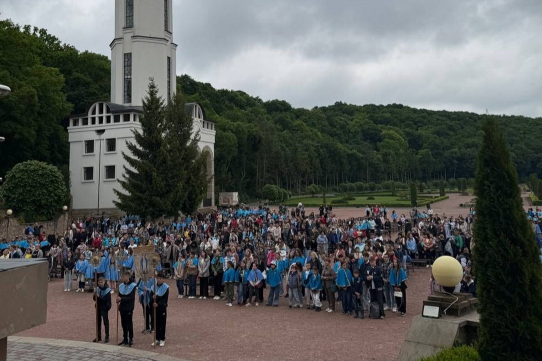 Відбулася VIII Всеукраїнська проща марійських і вівтарних дружин до Зарваниці