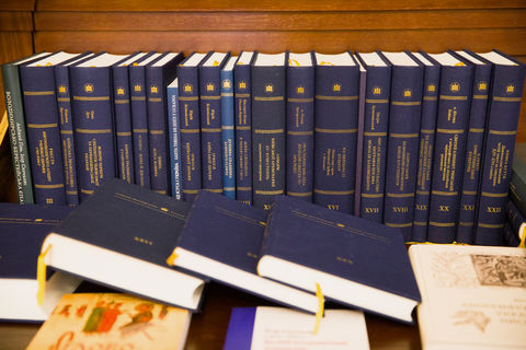У Софійському соборі в Києві презентували перших 30 томів стотомника «Київське християнство»