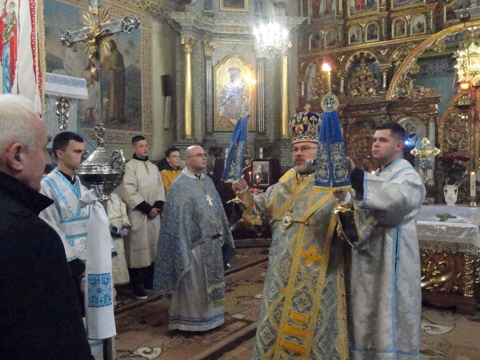 «Пречиста Діва не припинила служити», — владика Ярослав Приріз на Введення у Старому Самборі