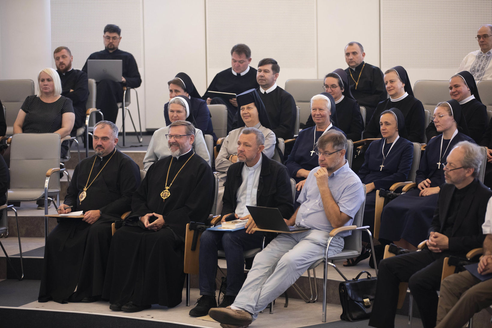 «Наші воїни різних Церков стоять біля однієї жертовної чаші війни — чи це не заклик до нашого християнського сумління?» — Мирослав Маринович