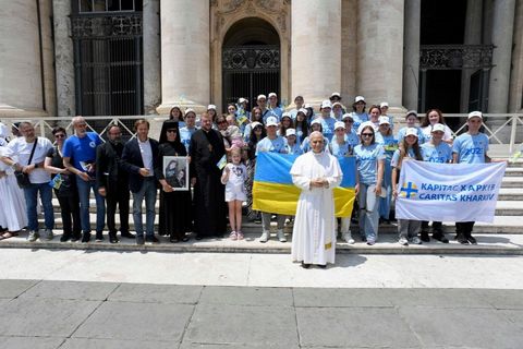 Діти з Харкова зустрілися з Папою Левом XIV