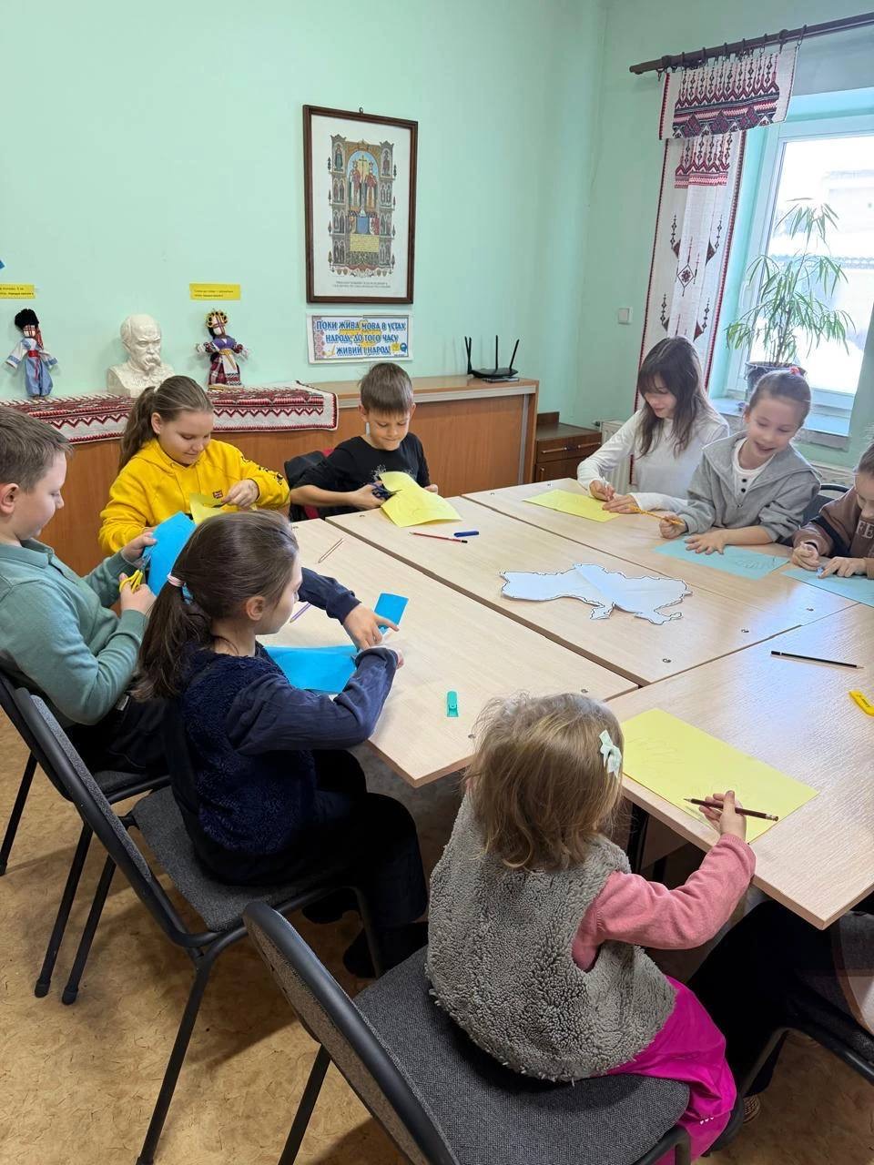 У Караганді відкрили українську майстерню для дітей