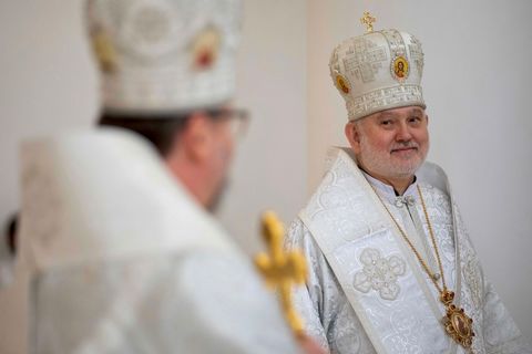 «Ваше багатогранне служіння стало вагомим внеском у розбудову нашої Церкви», — Глава УГКЦ привітав владику Йосифа Міляна з 70-річчям
