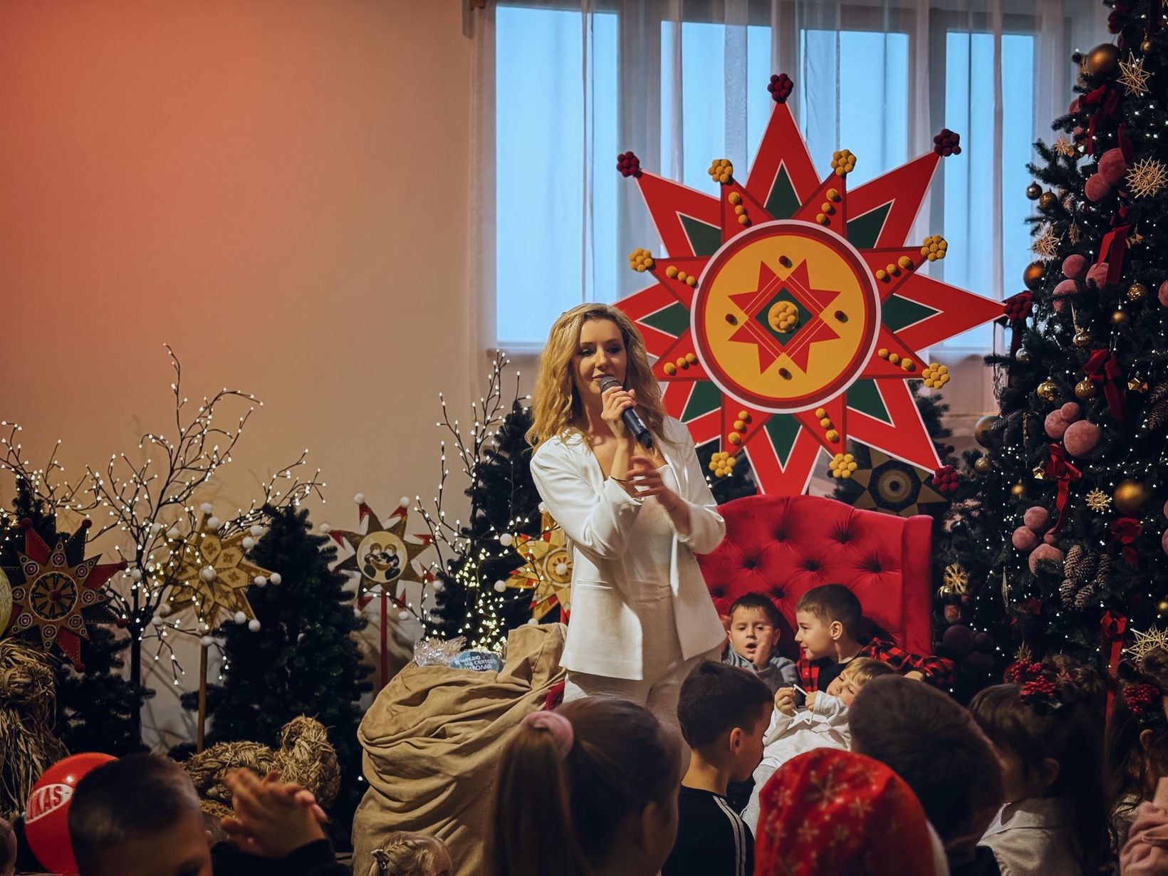 Резиденція святого Миколая в Патріаршому домі об’єднує благодійників і дарує дітям радість Резиденція святого Миколая в Патріаршому домі об’єднує благодійників і дарує дітям радість